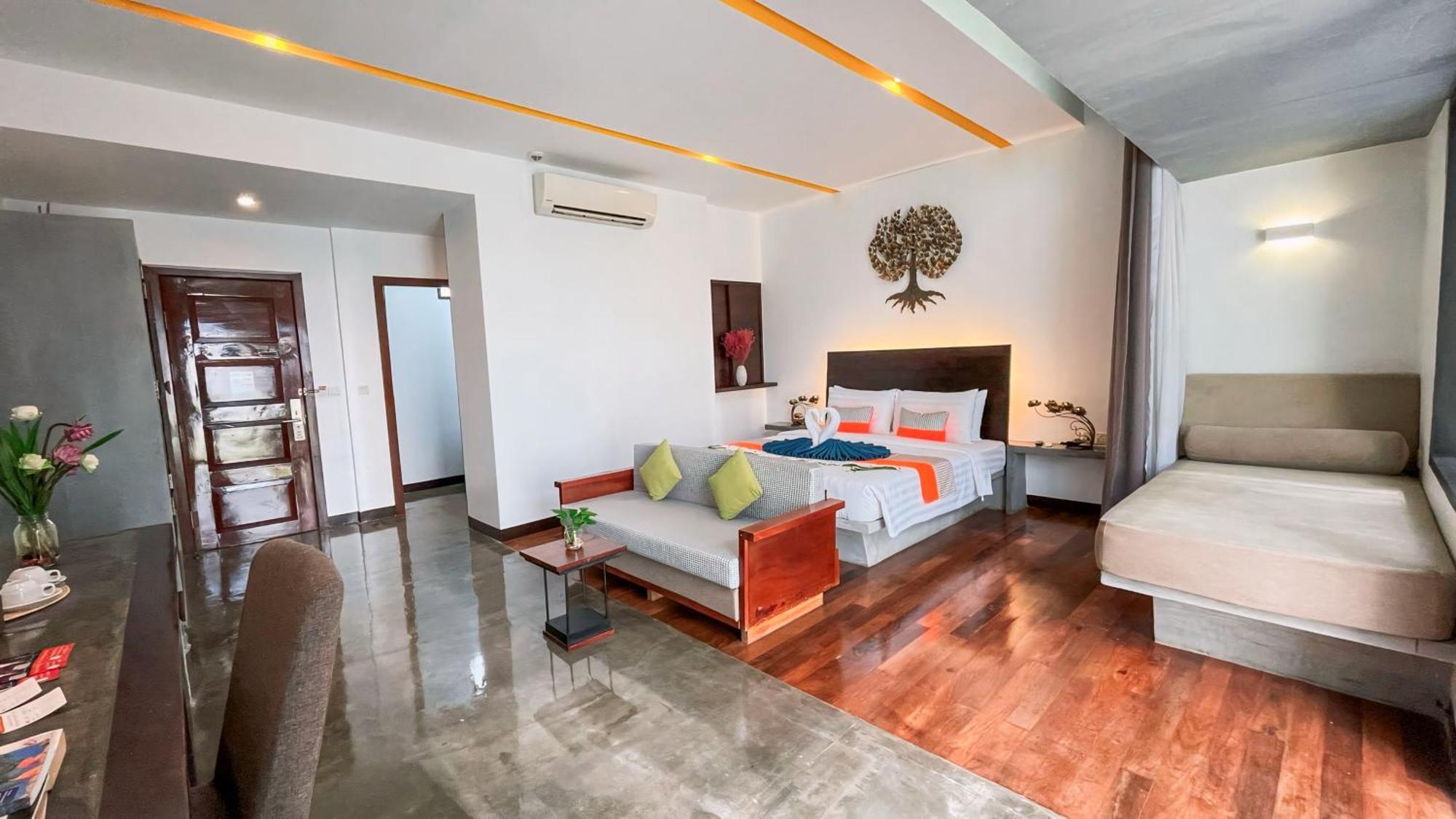 The Calm Oasis Hotel Siem Reap Exterior photo