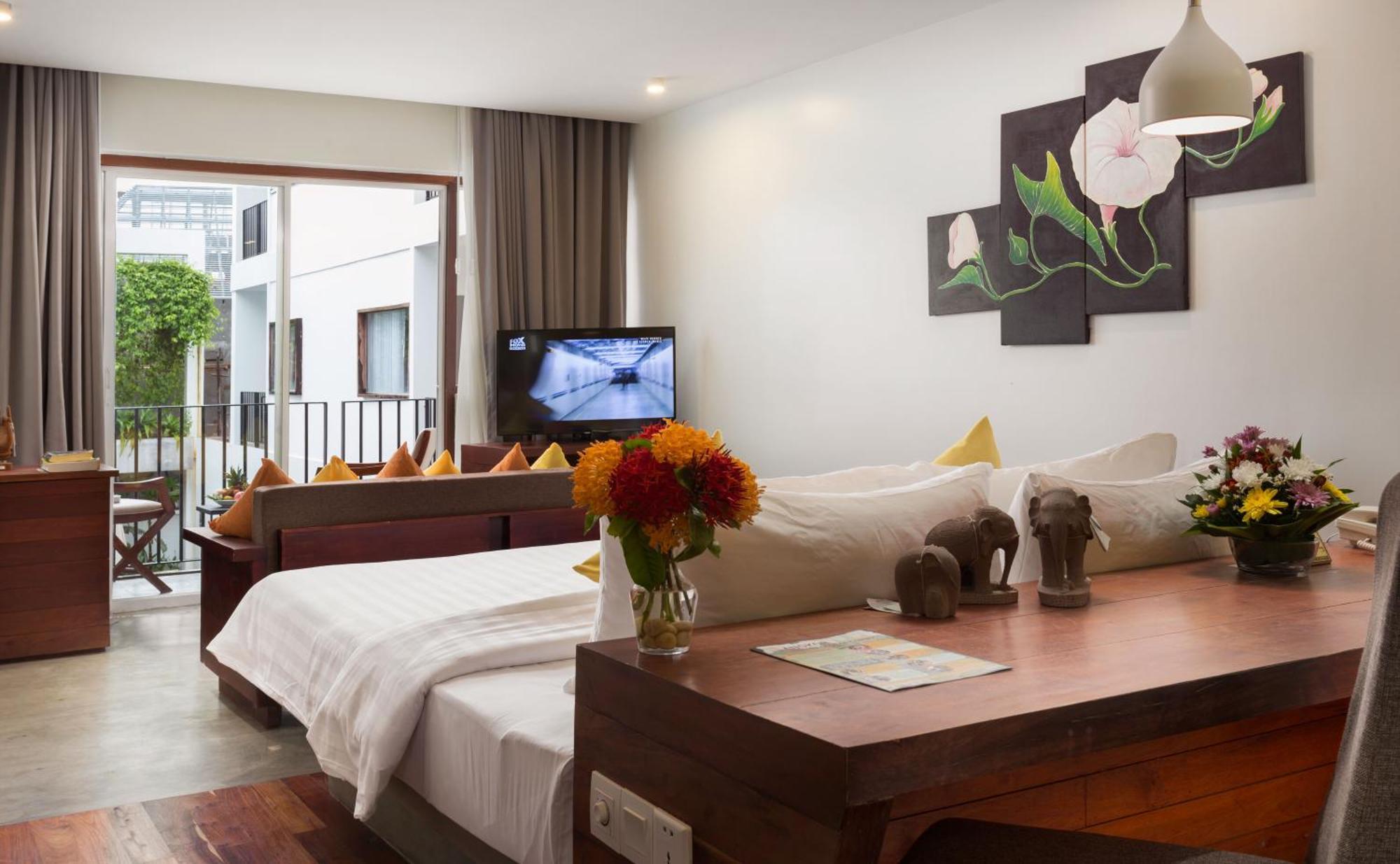 The Calm Oasis Hotel Siem Reap Exterior photo