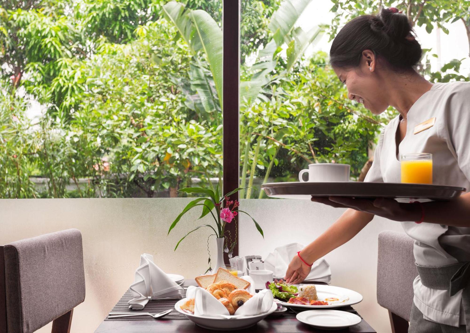 The Calm Oasis Hotel Siem Reap Exterior photo