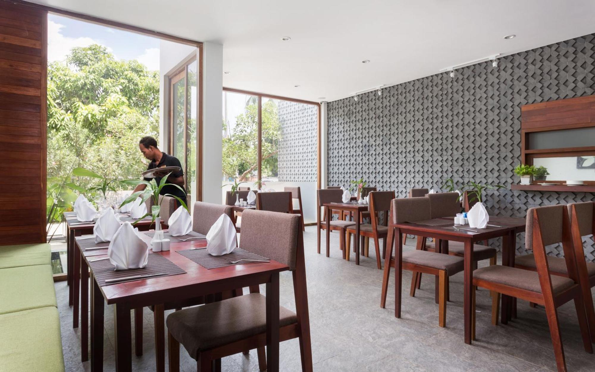 The Calm Oasis Hotel Siem Reap Exterior photo