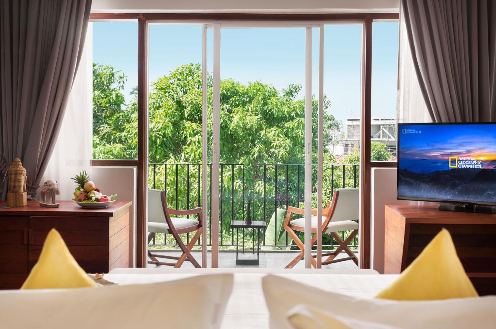 The Calm Oasis Hotel Siem Reap Exterior photo